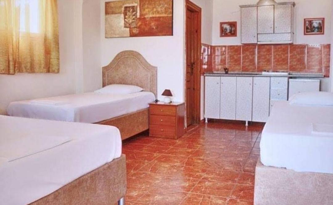 Ladario Studios Sarti Luaran gambar